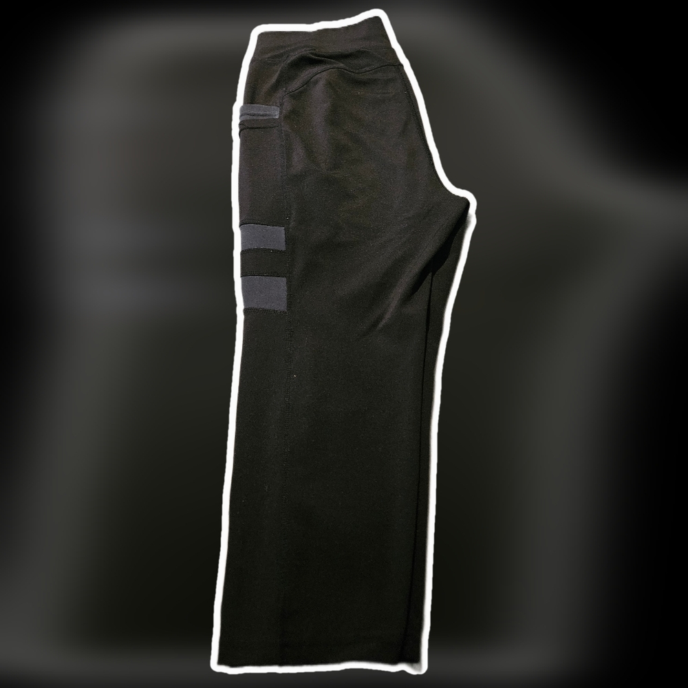 POP Fit Black Capri Leggings